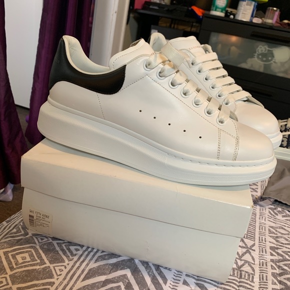 Alexander McQueen Sneakers Size 42 US 9 - Picture 1 of 5
